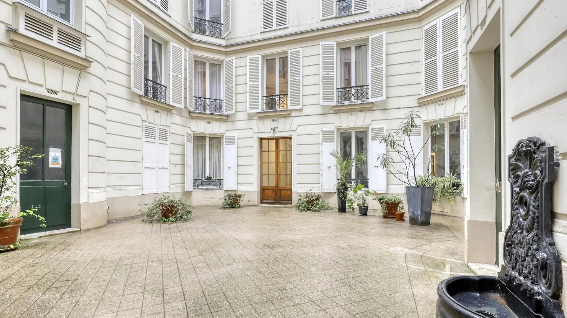 Perfect T2 At The Foot Of The Eiffel Tower-paris 7 Apartment *