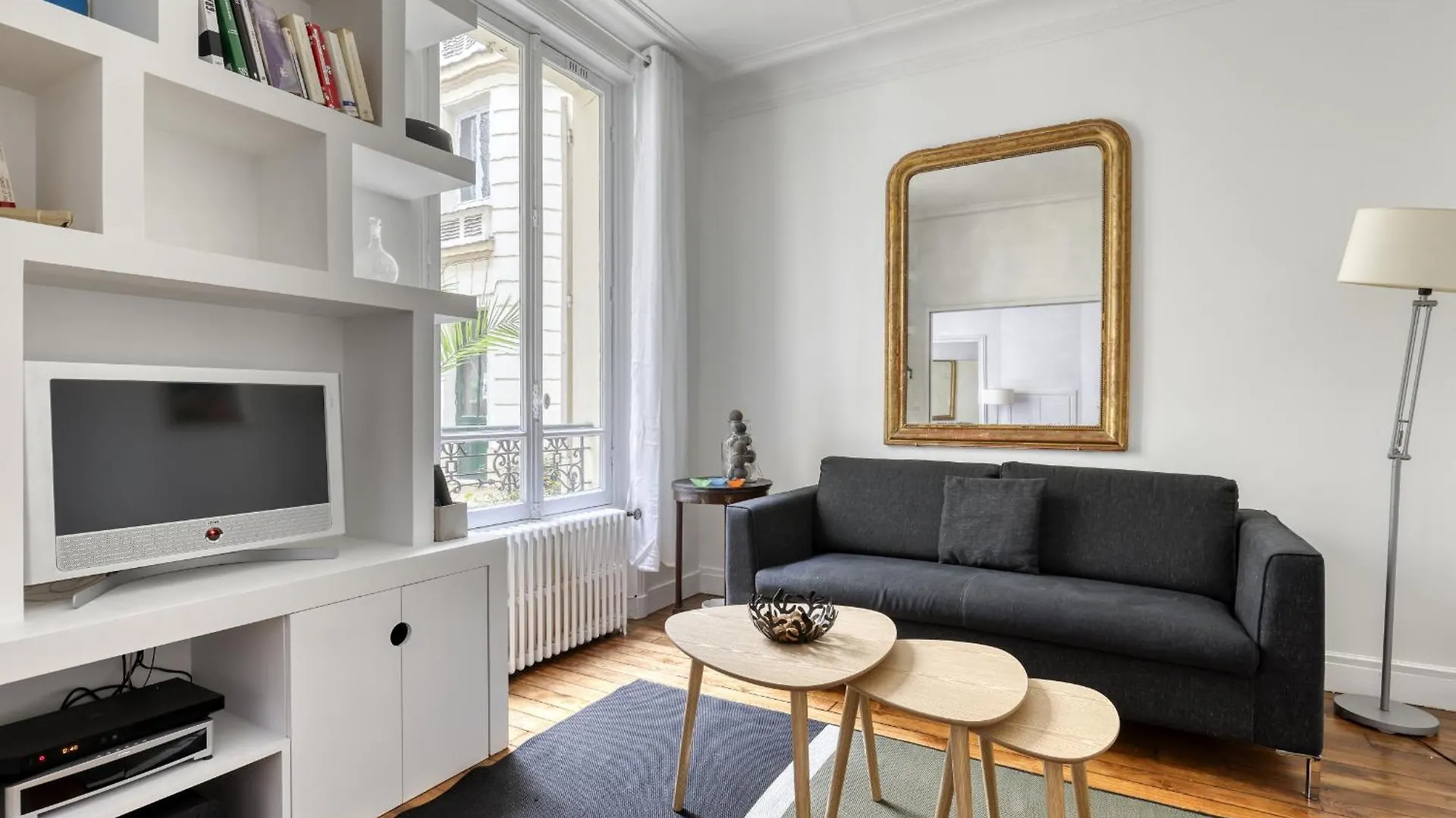 Perfect T2 At The Foot Of The Eiffel Tower-paris 7 París